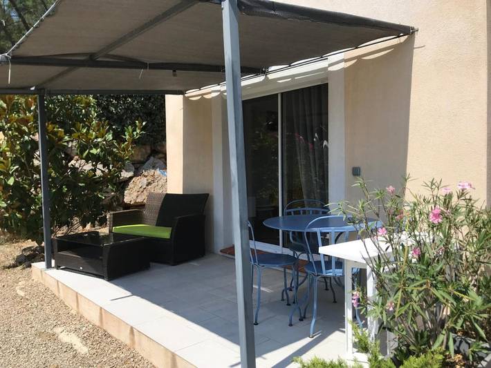 Location de vacances pour 2 personnes, avec jardin ainsi que piscine et vue à Le Thoronet - 2