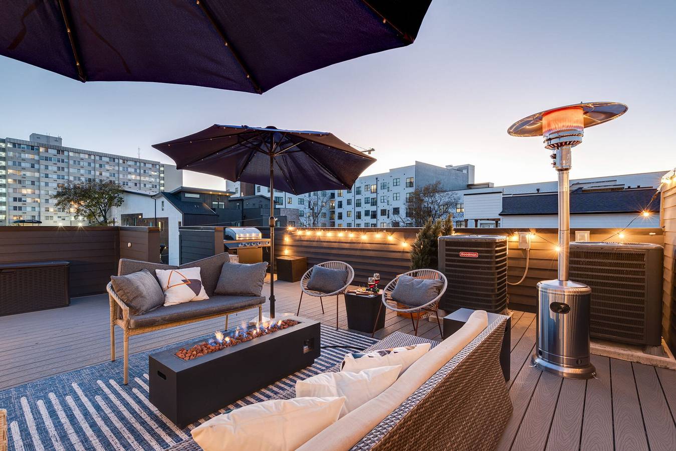 Nash Chic   Near Dt   Rooftop   Luxe Comfort in Nashville, Tennessee
