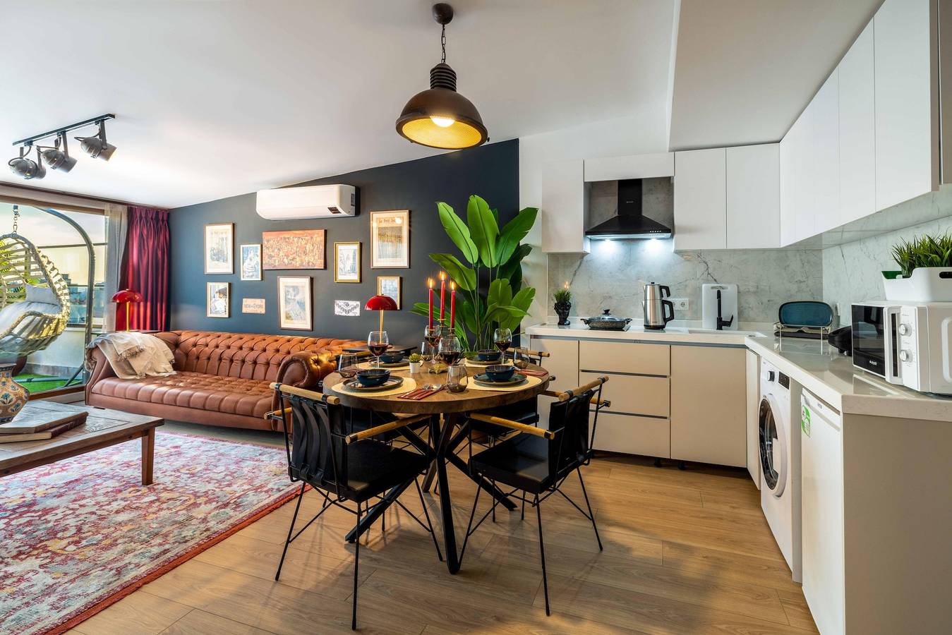 Ganze Ferienwohnung, 2 Bedrooms  With Huge Terrace& Bosphorus View in Beyoğlu, Istanbul