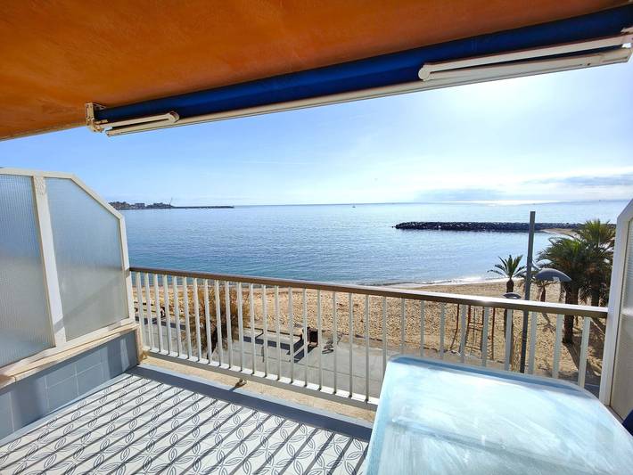 Apartamento entero, Apartamento 'Sant Antoni Calonge' con vistas al mar, balcón y aire acondicionado in Calonge, Costa Brava