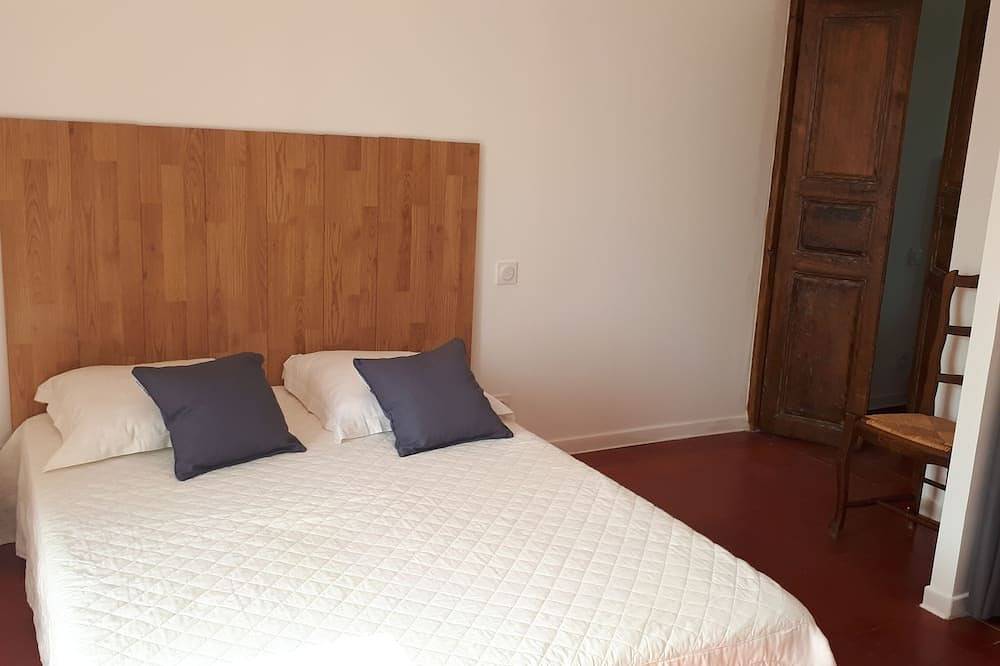 Entire apartment, Magnificent air-conditioned apartment 250 m from the sea in Moriani Plage Corse in Moriani-Plage, Corte region