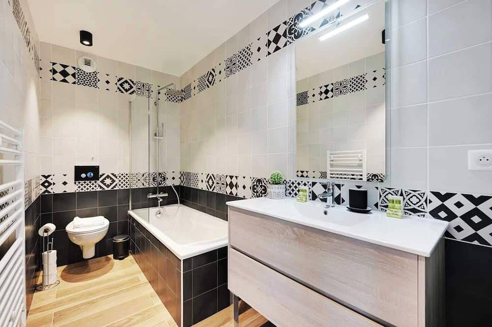 Entire apartment, Appartement Henri #42 - Rooftop & Air conditioning in Vanves, Hauts-de-Seine