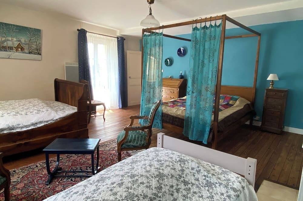 Gîte du Donjon, Xvie siècle, cour privée, entre zoo de Beauval et Chenonceaux in Montrichard, Région de Blois