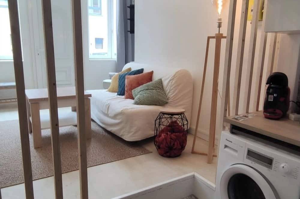 Entire apartment, Cosy, quiet apartment in the center of Le Mans, near the 24-hour racetrack train station. in Le Mans, Sarthe