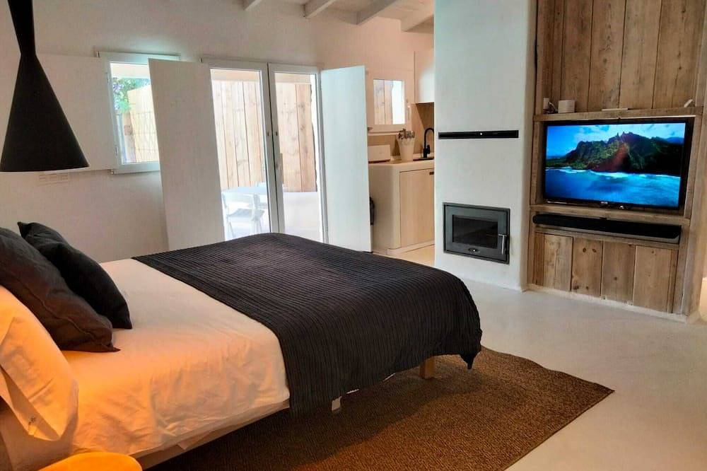 Ganze Wohnung, Kaolin Rocabella Apartment with Private Sandy Pool in Álora, Málaga Provinz