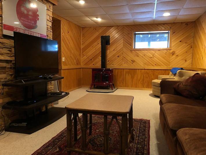 Vacation rental for 8 people, with pool and yard as well as hot tub in Warren