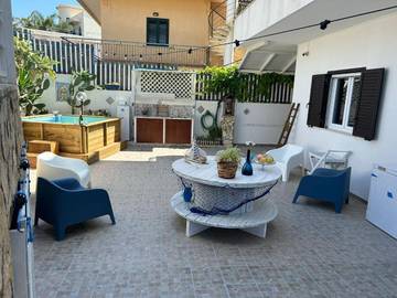Chambre d’hôte pour 2 personnes, avec piscine ainsi que jardin et vue à Avola
