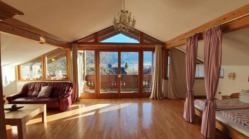 Ferienwohnung für 4 Personen, mit Balkon und Ausblick sowie Seeblick