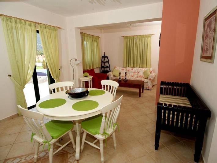 Entire apartment, Apartment 'Sami Beach Villas Fedra' with Private Pool, Wi-Fi and Air Conditioning in Sami, Kefalonia