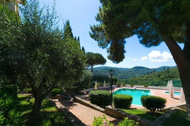 Appartamento per 4 persone, con piscina per bambini e giardino nonché piscina e panorama in Porto Santo Stefano