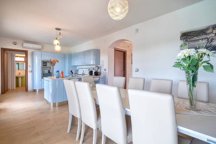 Villa Della Felicita'' con piscina privata, Wi-Fi e aria condizionata in Sorso, Provincia di Sassari