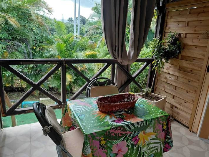 Location de vacances pour 2 personnes, avec terrasse à Petit-Bourg