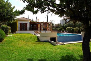 Villa for 6 People in Aphrodite Hills, South Cyprus, Photo 1