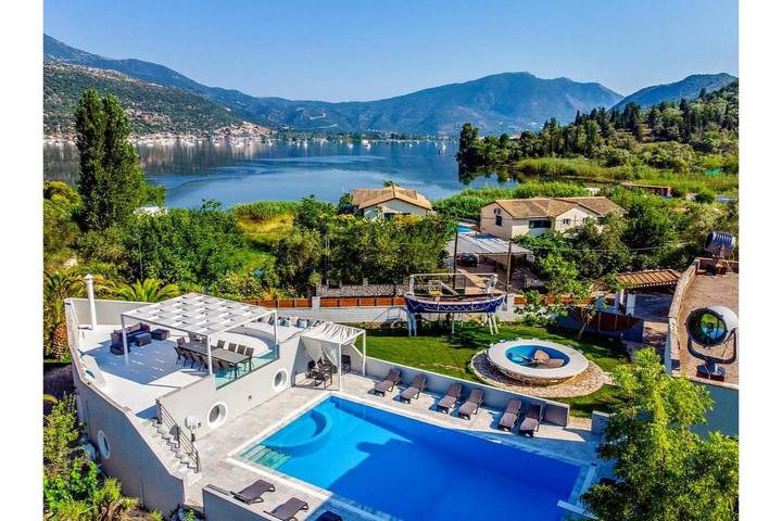 Διαμερίσματα διακοπών για 13 άτομα, με Μπαλκόνι και Κήπο στην Παραλία Δεσίμι