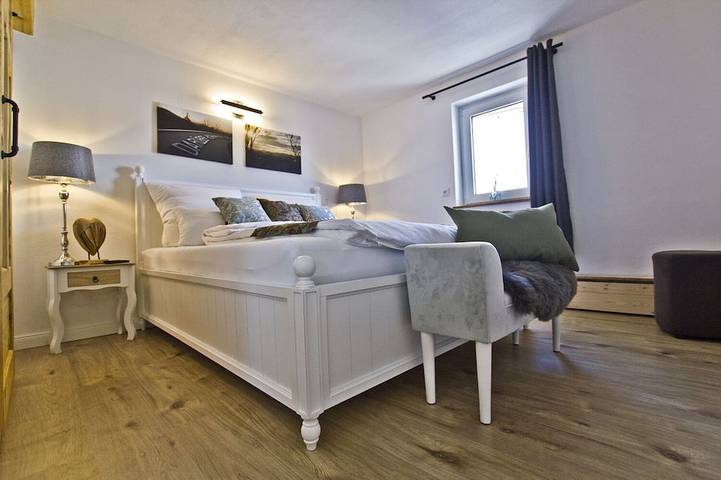 Ganze Wohnung, Landhaus mit höchstem Wohnkomfort und großzügiger Terrase in Issigau, Landkreis Hof