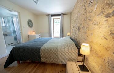 Gîte pour 2 personnes, avec piscine et jardin à Peyzac-le-Moustier