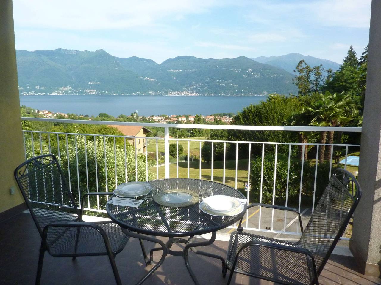 Appartement entier, Appartement "Blueville21" avec vue sur le lac, piscine partagée et Wi-Fi in Germignaga, Lac Majeur (Lombardie)