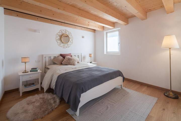 Location de vacances pour 2 personnes, avec vue ainsi que jardin et terrasse à Follina