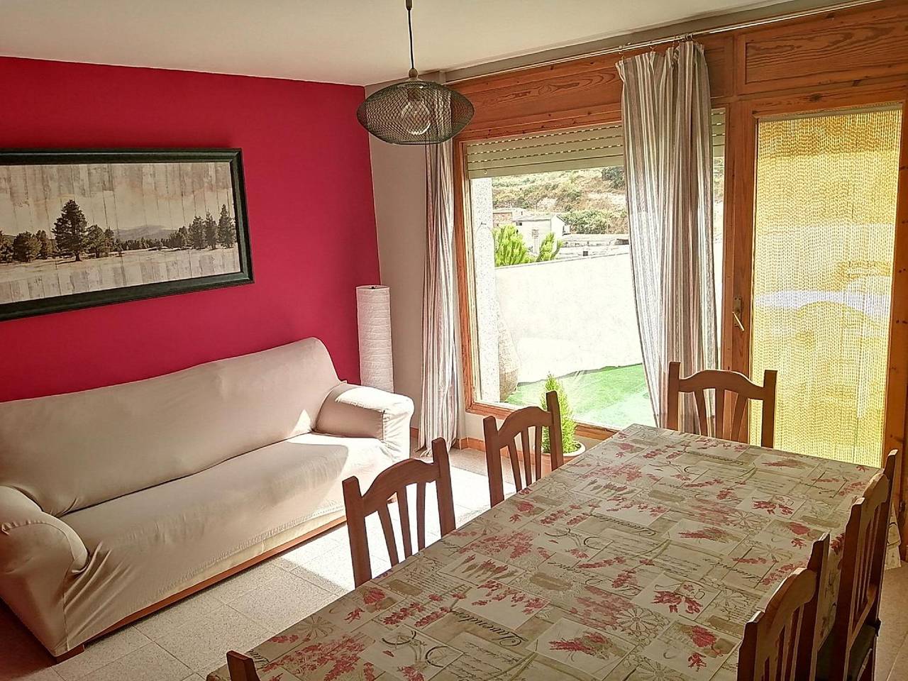 Casa de vacaciones 'Pablo' con vistas a la montaña, Wi-Fi y aire acondicionado in Sant Martí de Riucorb, Costers del Segre