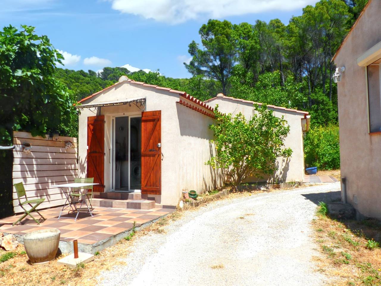 Hel studio-lejlighed, Charmerende studio med fælles pool i Draguignan, 42 m² in Draguignan, Draguignan regionen