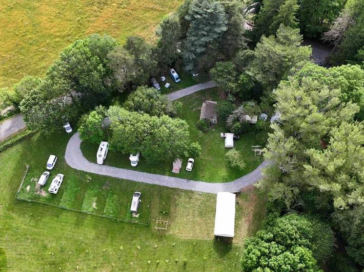Camping pour 4 personnes, avec jardin