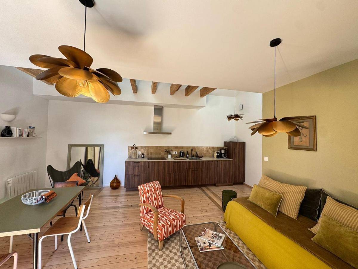 Appartement entier, One-Bedroom Apartment in Lons-le-Saunier, Jura