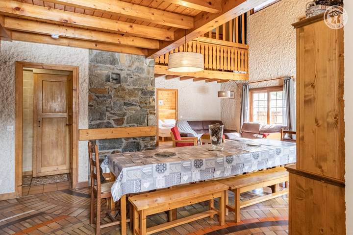 Gîte pour 13 personnes, avec terrasse et jardin en Savoie - 2