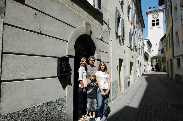 Chambre d’hôte pour 5 personnes, avec Balcon ainsi que Terrasse et Vue à Rovereto