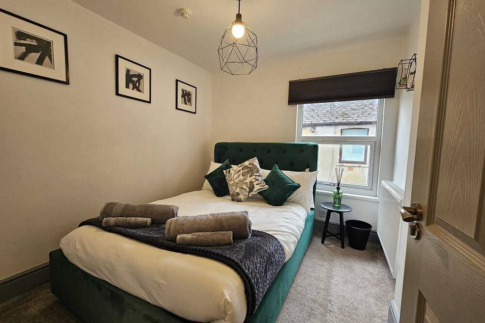 Entire apartment, Stylish 2-Bed Apartment with Parking in Cardiff, Cardiff region