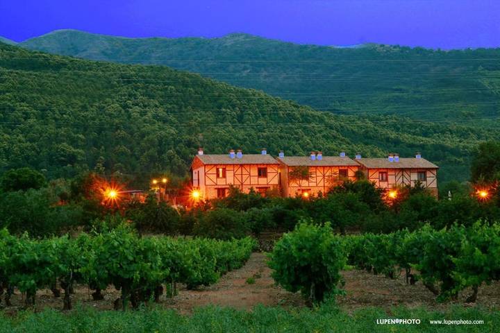 Casa rural para 4 personas, con vistas además de jardín y piscina en Extremadura - 2