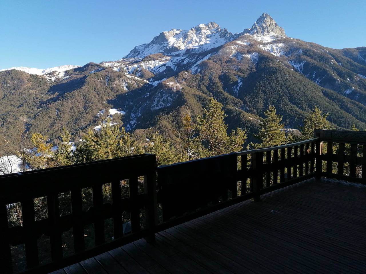 Très beau chalet de montagne pour 10, magnifique vue sur la vallée de l'Ubaye, proche de la télécabine de Molanès, à Pra Loup in Pra-Loup (station De Ski), Pra-Loup