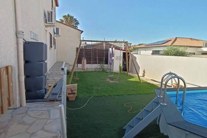 Location de vacances pour 6 personnes, avec jardin à Corneilla-del-Vercol