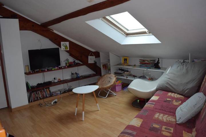 Gîte pour 2 personnes, avec jardin ainsi que vue et terrasse à La Suze-sur-Sarthe - 4