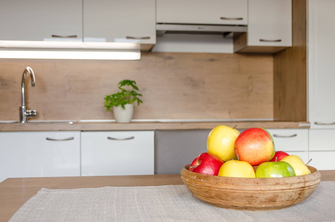 Apartamento entero, Apartamento 'Kardonighof Ort' con vistas a la piscina in Lago de Caldaro, Caldaro sulla Strada del Vino