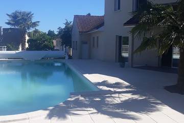 Location de vacances pour 8 personnes, avec jardin et terrasse, animaux acceptés à Cosnac