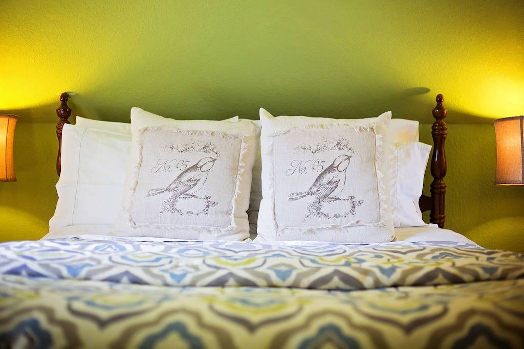 Ganze Wohnung, Malerisches Loft im Pariser Stil auf einem denkmalgeschützten Grundstück in Mena, Ouachita National Forest