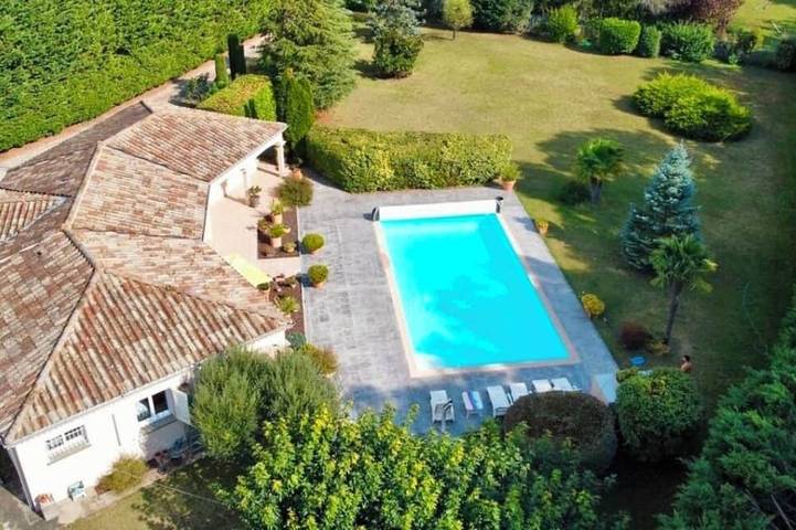 Location de vacances pour 6 personnes, avec Terrasse et Jardin à Bourg-de-Péage