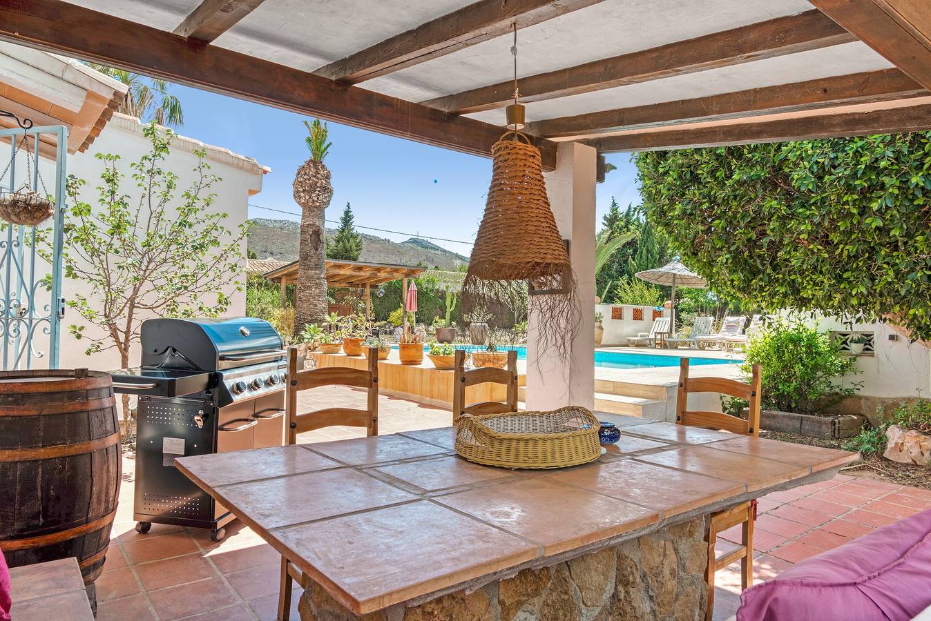Villa 'La Siesta' with Mountain View, Private Pool and Wi-Fi in Jávea, Costa Blanca