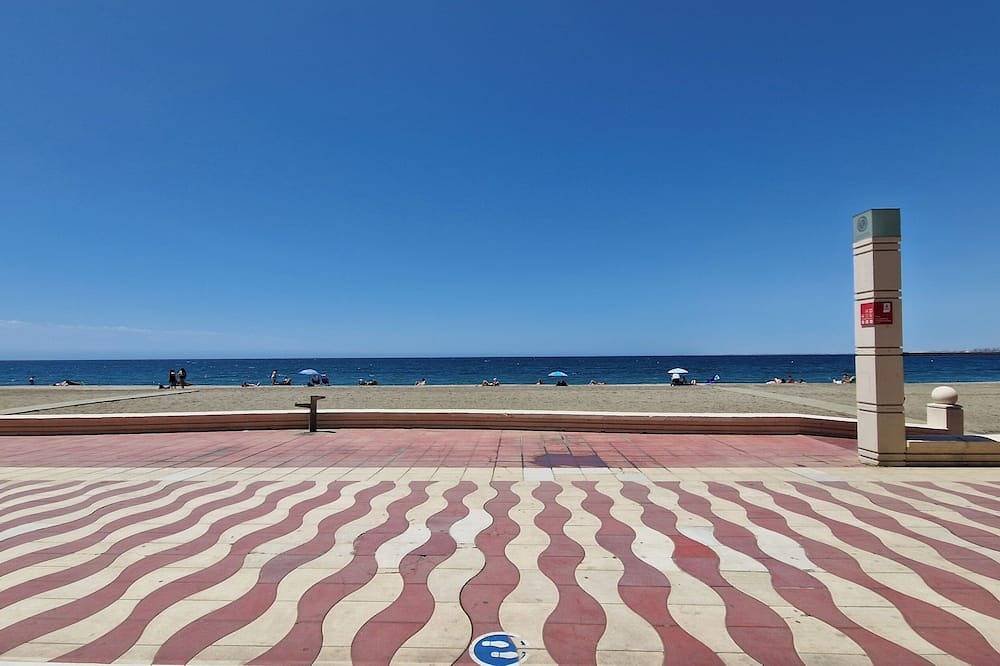 Entire apartment, Salt and Sea. Exclusive! Apartment 20 meters from Almeria's El Zapillo beach. in Playa de El Zapillo (Almería), Almería