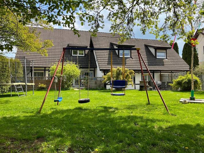 Ferienwohnung für 6 Personen, mit Terrasse und Garten sowie Ausblick