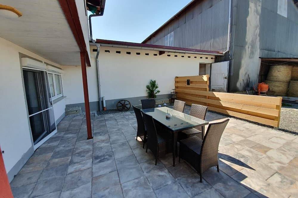 Ferienhaus 'Island Pferdehof Arrisholt Solskin' mit privater Terrasse, Gemeinschaftsgarten und Wlan in Kißlegg, Region Bodensee-Oberschwaben