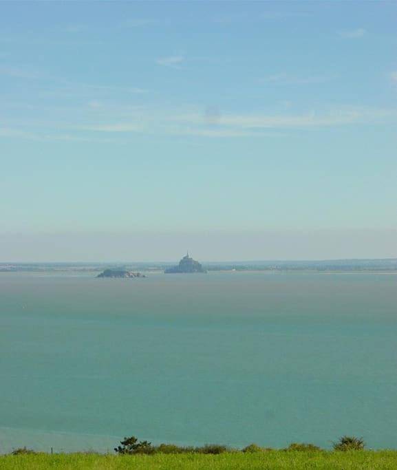 Three-Bedroom House in Champeaux, Baie du Mont-Saint-Michel