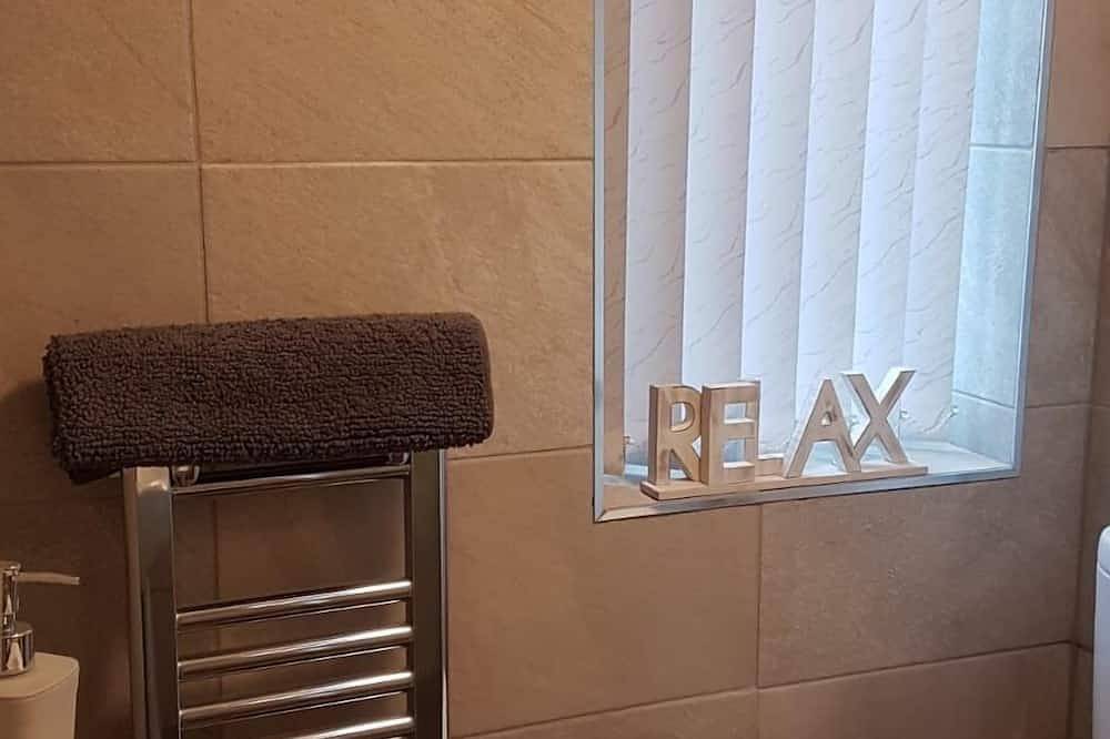Whole-Casa-Baño Privado in Stoke-on-Trent, Midlands