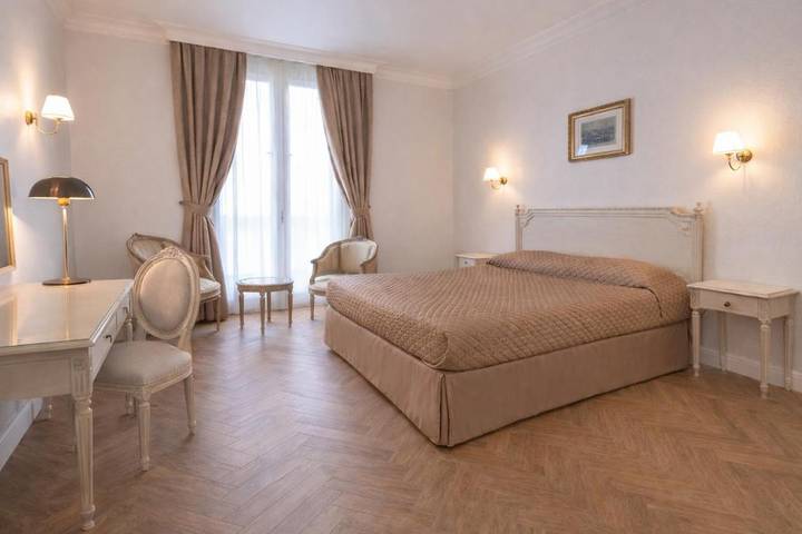 Hôtel pour 3 personnes, avec balcon dans Grotte de Massabielle - 3