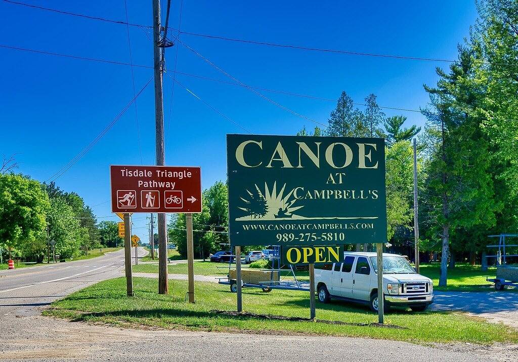 -Walk-to-Dock-Higgins Lake-Kayaks-beanbagtoss🏖️🛶🚤 in Higgins Lake