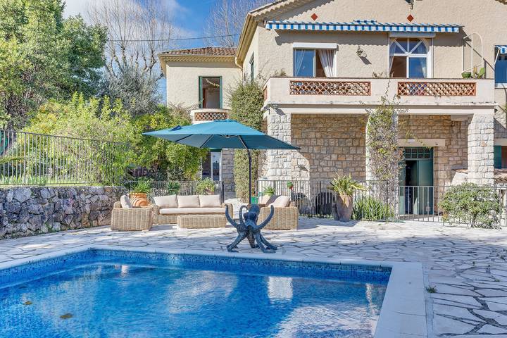 Ferienhaus für 11 Personen, mit Terrasse und Garten in Vence - 2