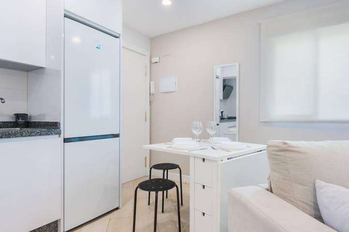 Entire apartment, Apartment 'Fedriani' with Wi-Fi and Air Conditioning in Central Seville, Sevilla