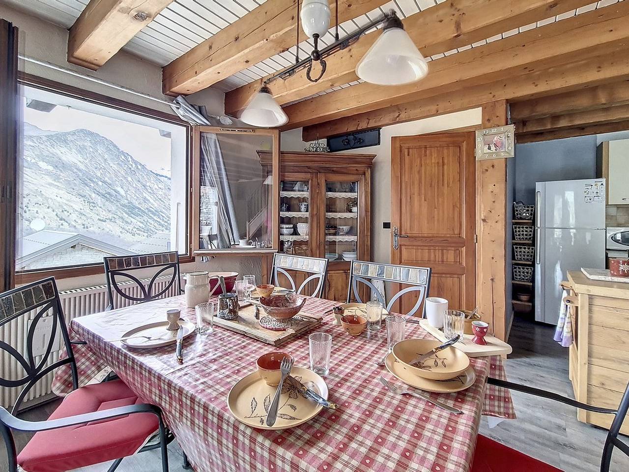 Geheel appartement, Charming Family Home · Close to Slopes · Terrace & Parking in Saint-Martin-de-Belleville, Massif de la Vanoise