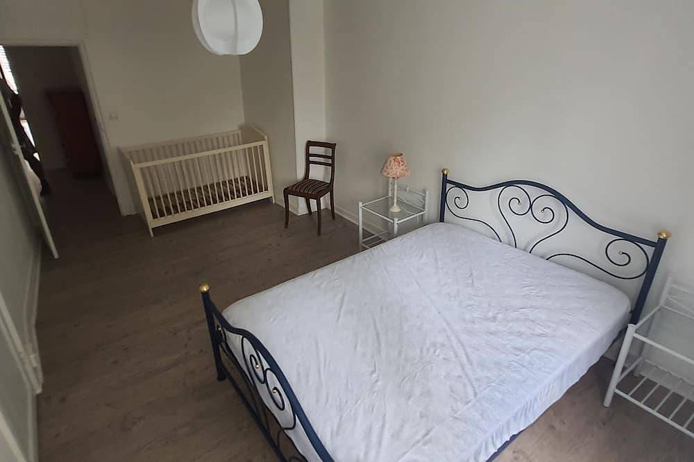 Maison de bourg avec 4 chambres in Sardent, Région de Guéret