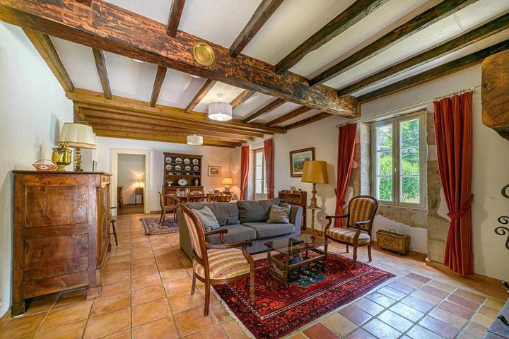 Location de vacances pour 10 personnes, avec terrasse ainsi que piscine et jardin, animaux acceptés à Beaugas - 3